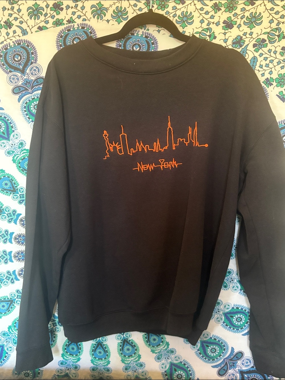 Black New York Skyline Sweatshirt - Orange Embroidery L